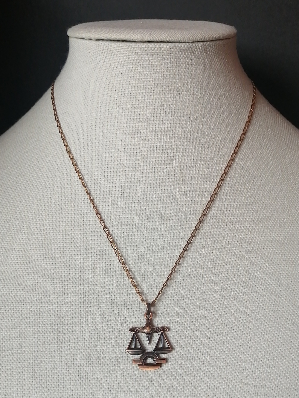 Vintage Libra Zodiac Scales of Justice Copper-toned Pendant Link Chain Necklace